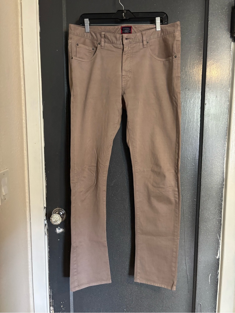 UNTUCKit Men's Straight Jeans in Light Brown